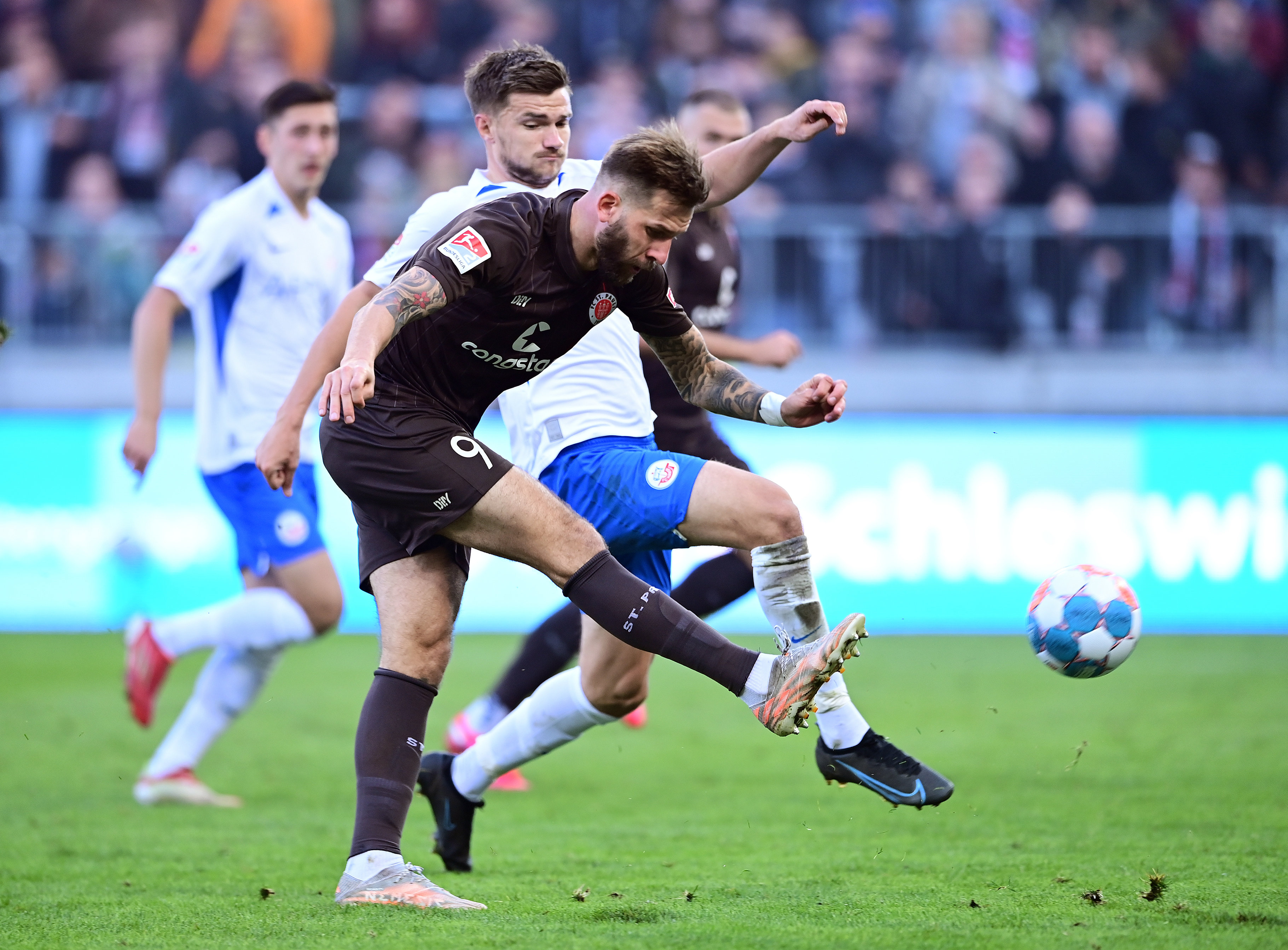 Guido Burgstaller erzielte beim 4:0-Heimsieg gegen Rostock das zwischenzeitliche 3:0.am