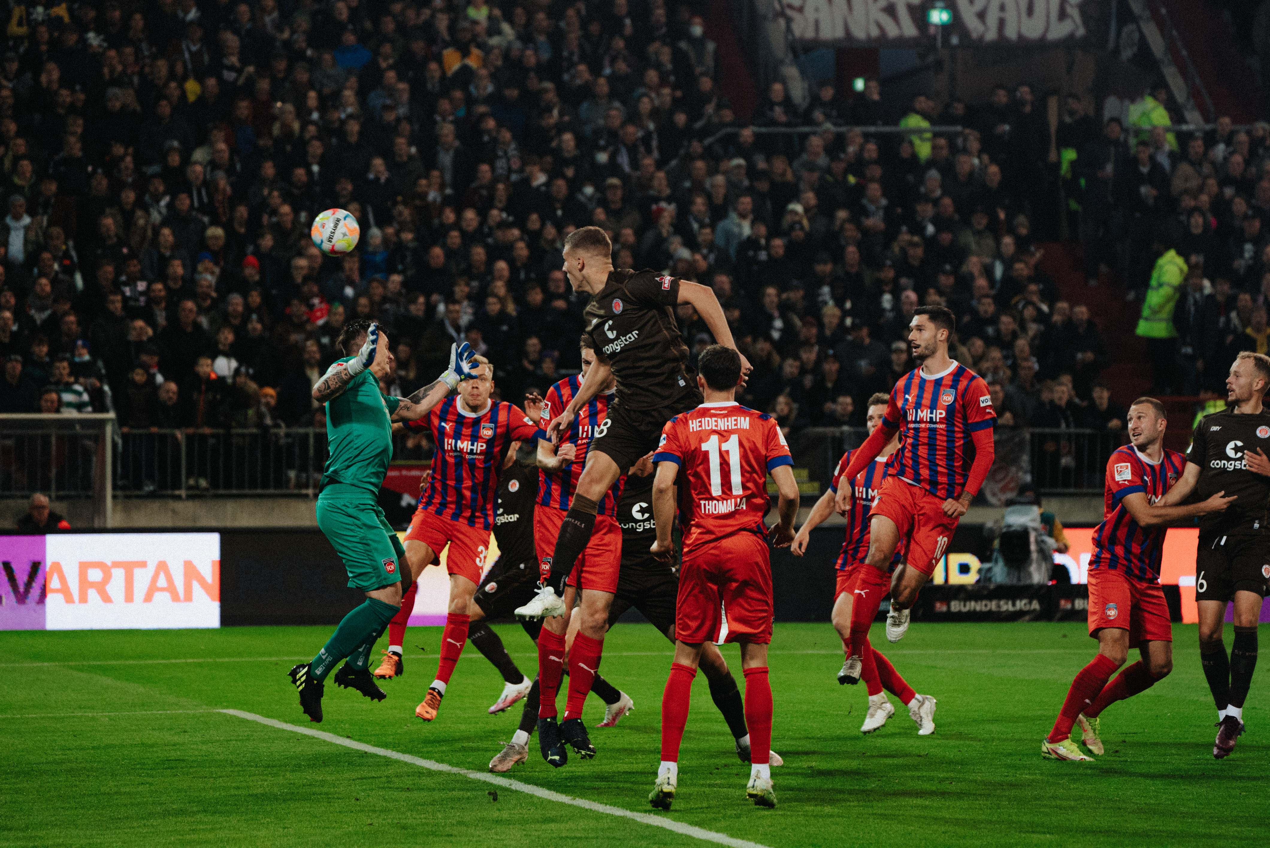 The 13th minute: Jakov Medić climbs highest to meet a corner but directs his header wide of the right-hand post.