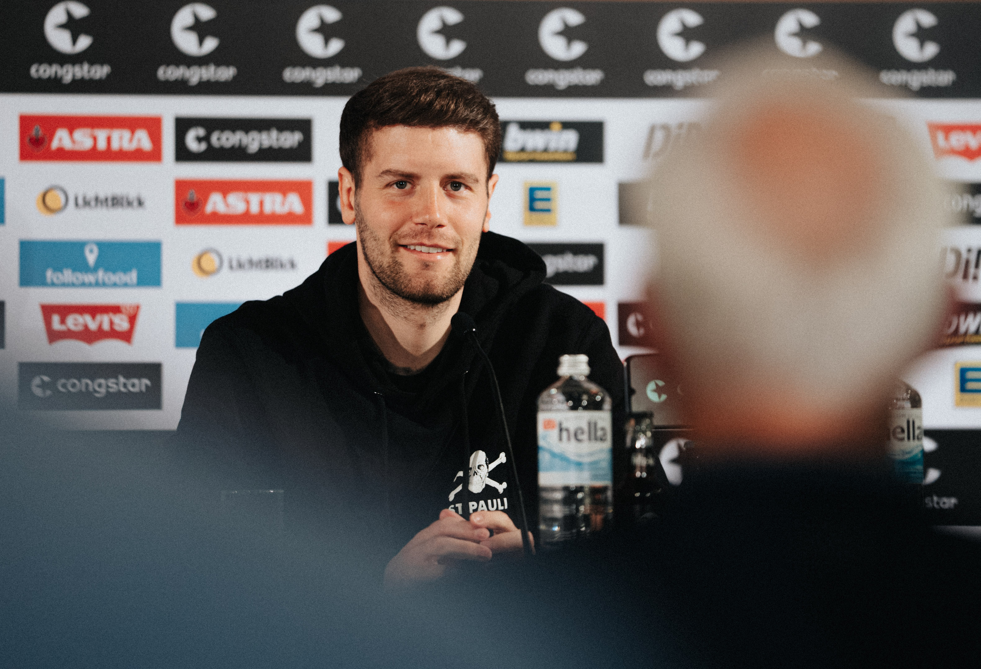Fabian Hürzeler spent more than 30 minutes taking questions from the media at the pre-match news conference.