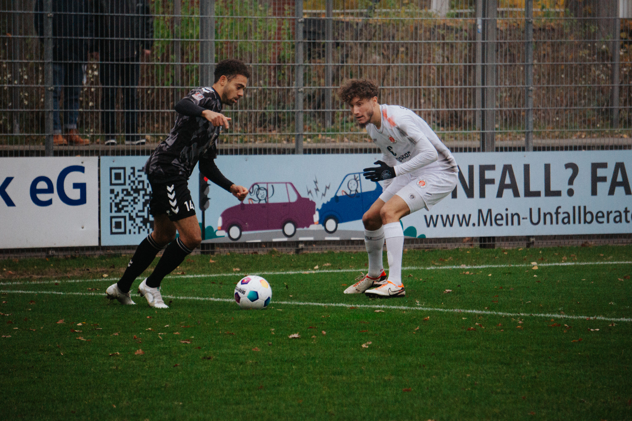 Selçuk Rinal im Einsatz der U23 gegen Teutonia 05 Ottensen im Edmund-Plambeck-Stadion.