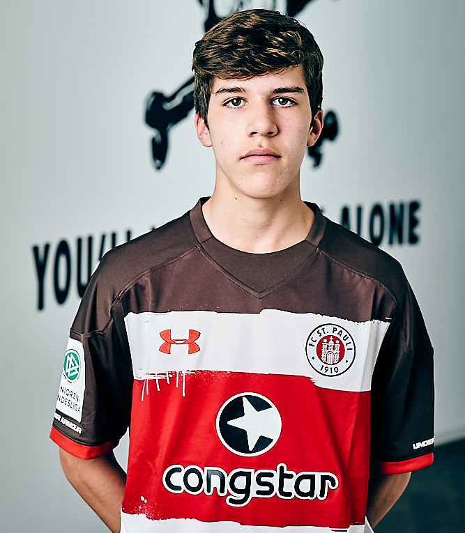 Für unsere U16 kam Constantin in der laufenden Saison in allen 17 Ligaspielen (14 Mal in der Startelf, 1 Tor) zum Einsatz.