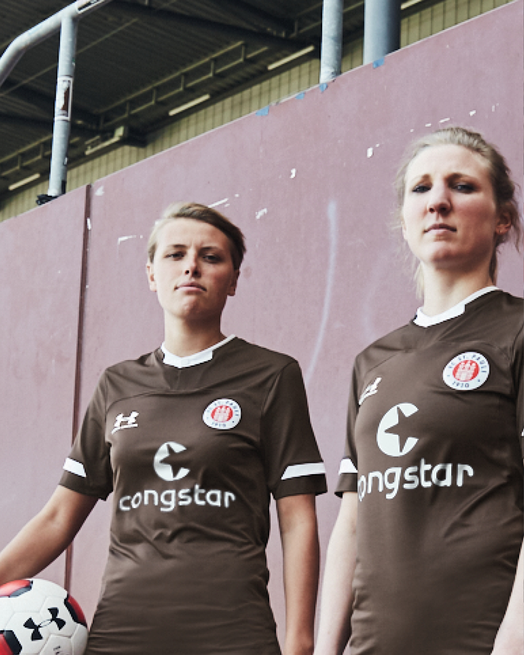 Ann-Sophie Greifenberg and Lena Kattenbeck in the new home shirt